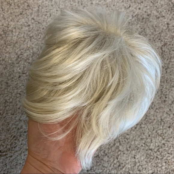 Emmor Short Silver Grey Human Hair Wigs for Women Blend with Healthy Memory Fibe - Picture 3 of 6